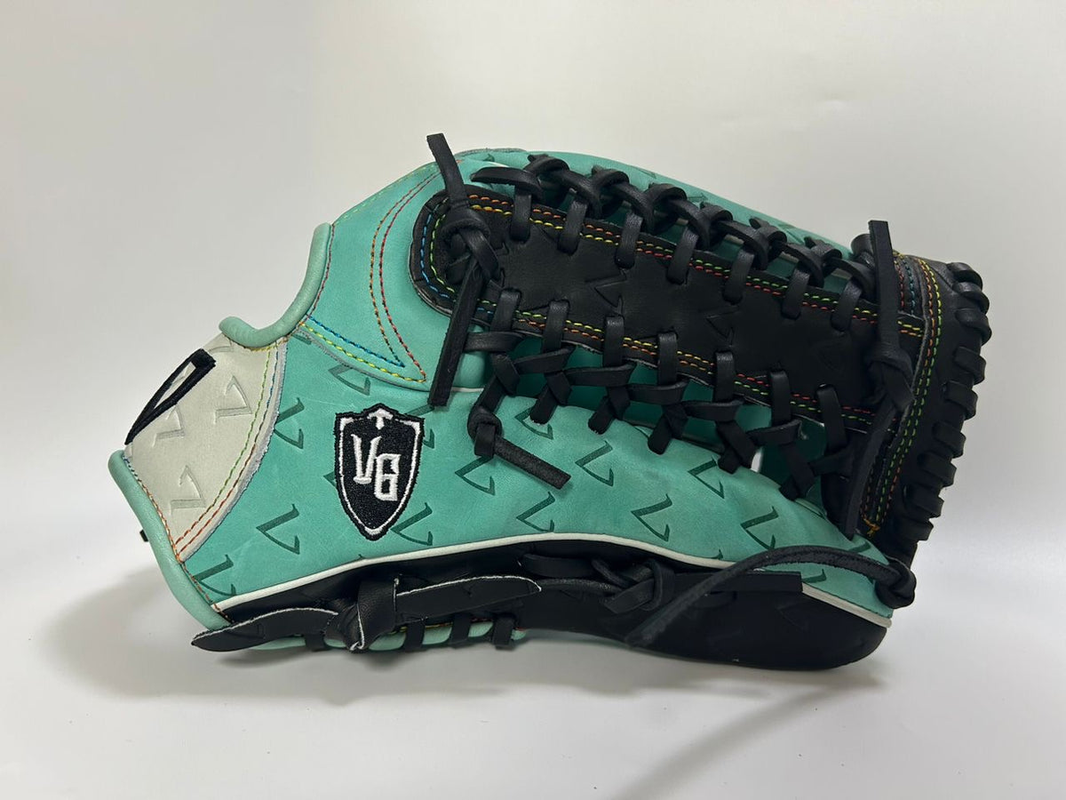 Vanquish Mint/Black fielding glove