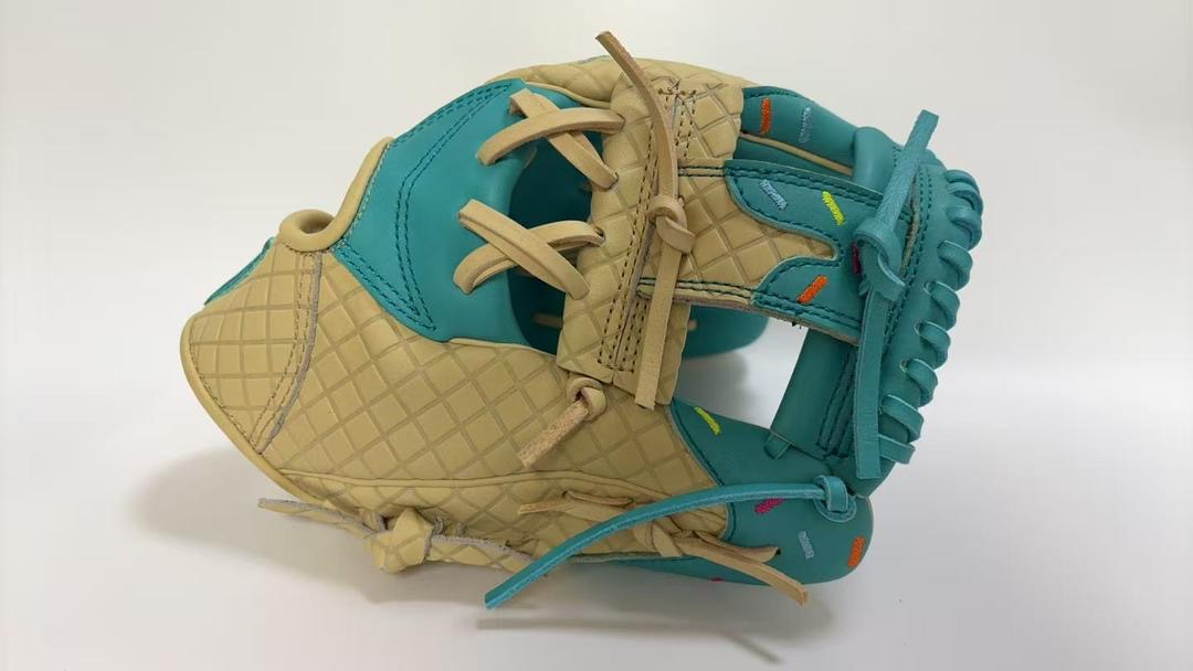 Vanquish Teal ice cream fielding glove