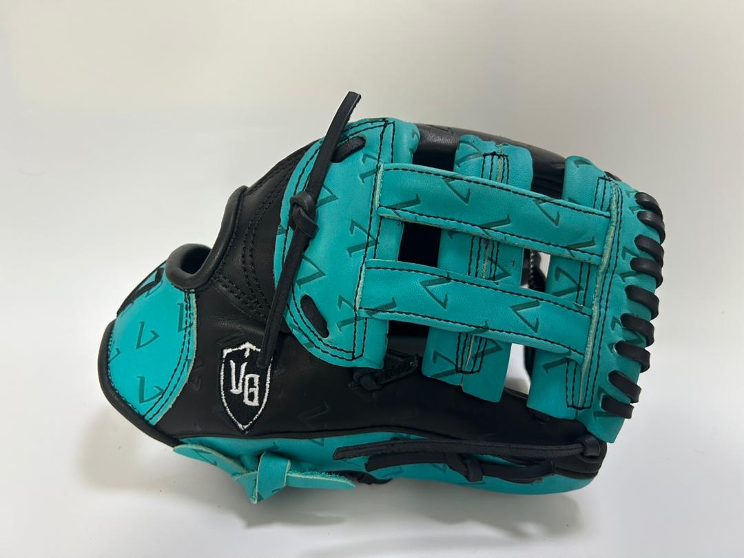 Vanquish Teal/Black fielding gloves